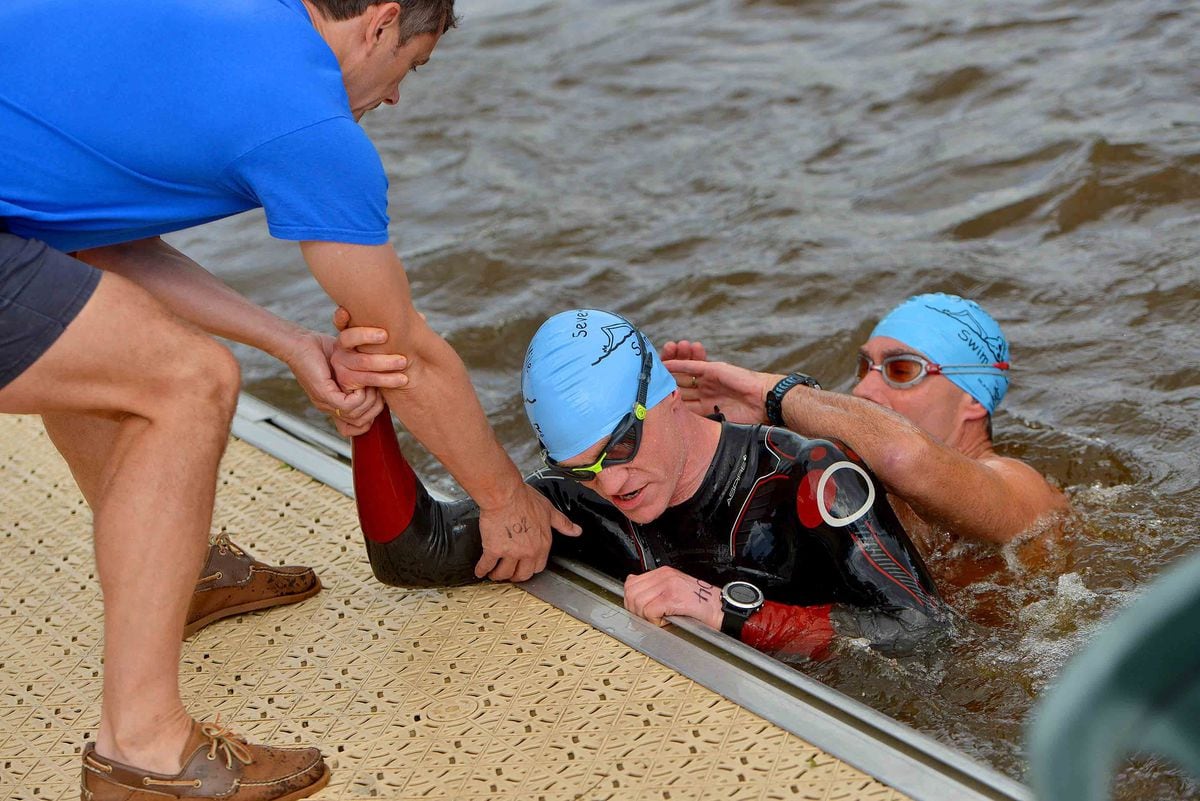 Swimmers Plunge In For Shrewsburys Severn Mile River Challenge With Pictures Shropshire Star 