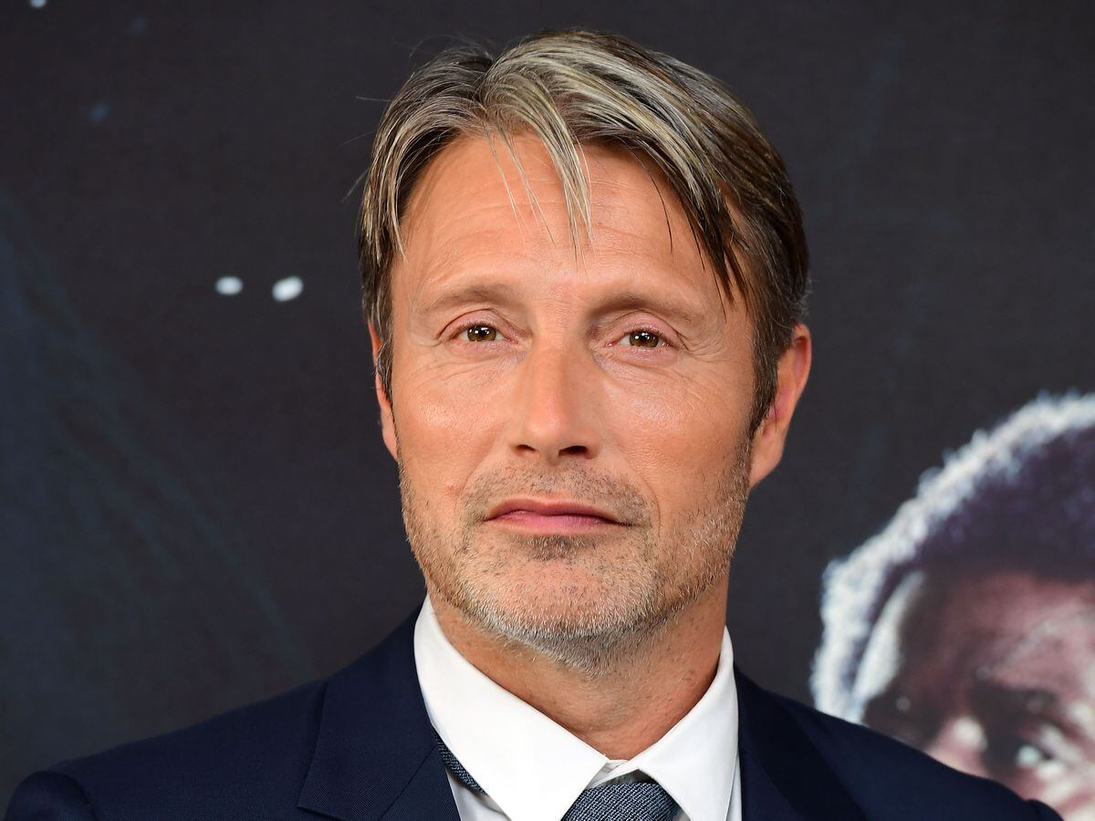 Mads Mikkelsen declares war on muggles in new Harry Potter spinoff ...