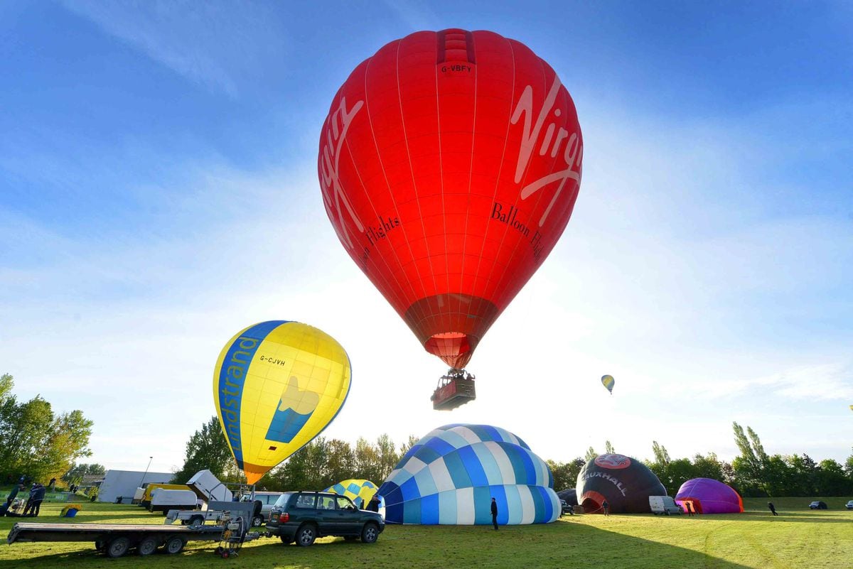 Balloons galore over Telford plus spectacular 'night glow' see our