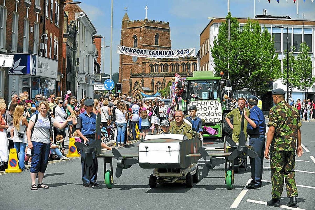 Newport Carnival crowds bask in glorious sunshine Shropshire Star