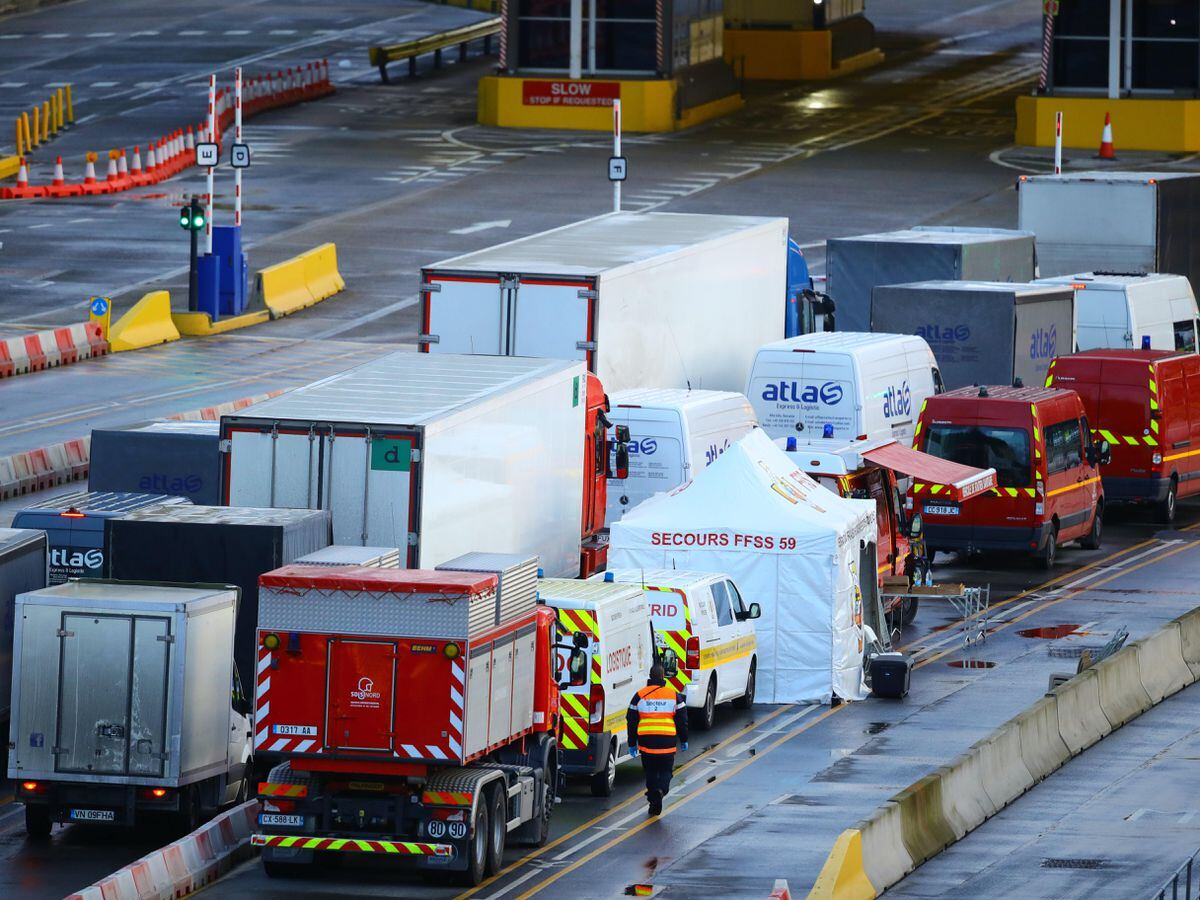 Thousands of stranded lorry drivers told to expect Christmas Day in