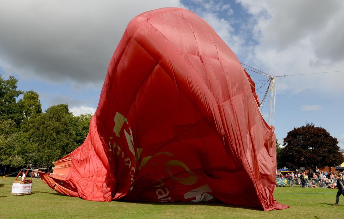 Grounded: Weather Hits Second Day Of Oswestry Balloon Carnival - With 