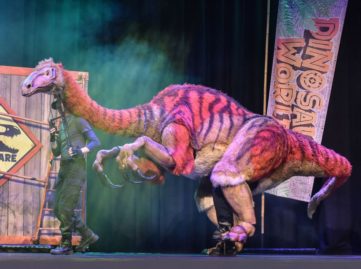 dinosaur live show near me