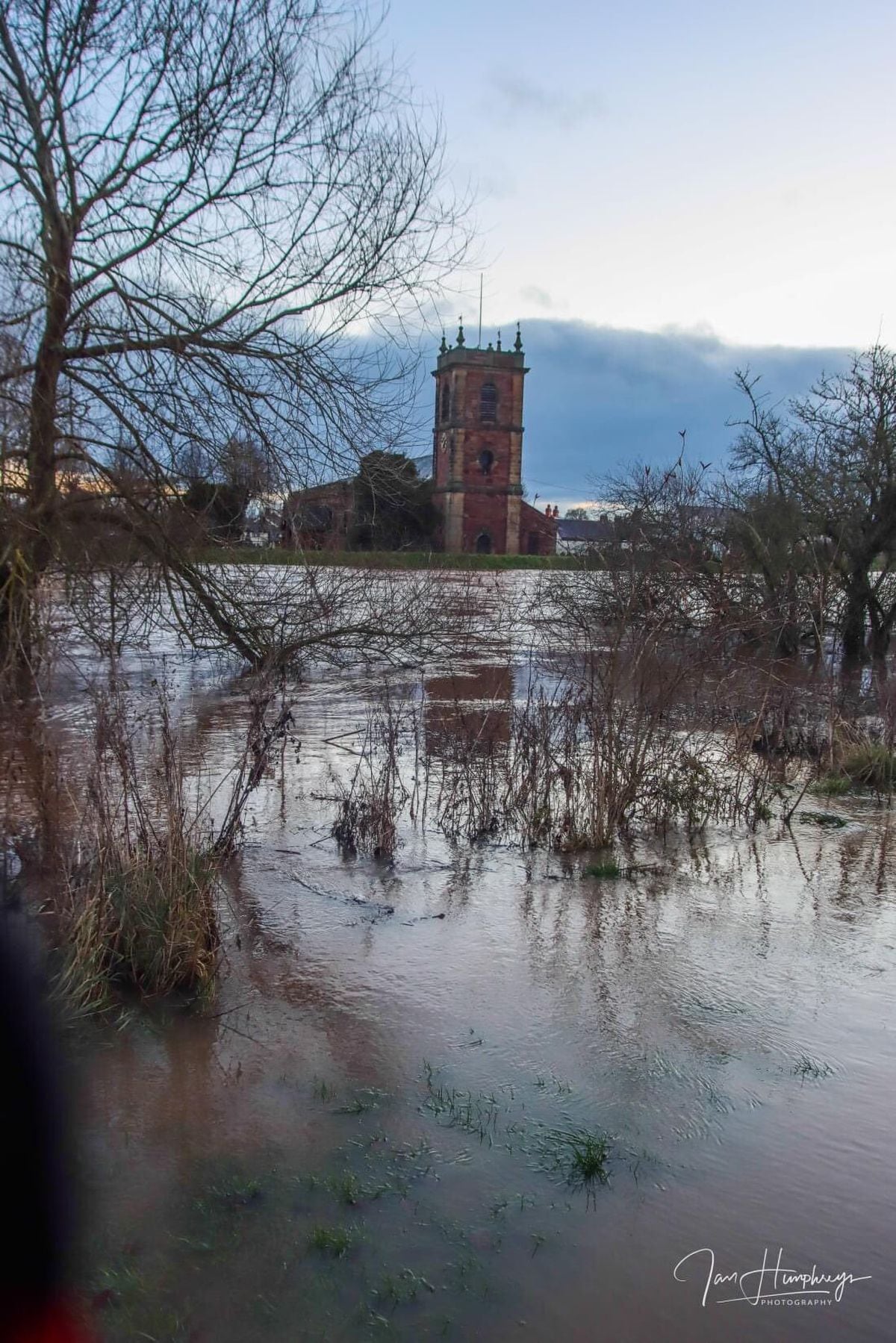 Homes Evacuated In Bangor-on-Dee As Major Incident Declared Overnight ...