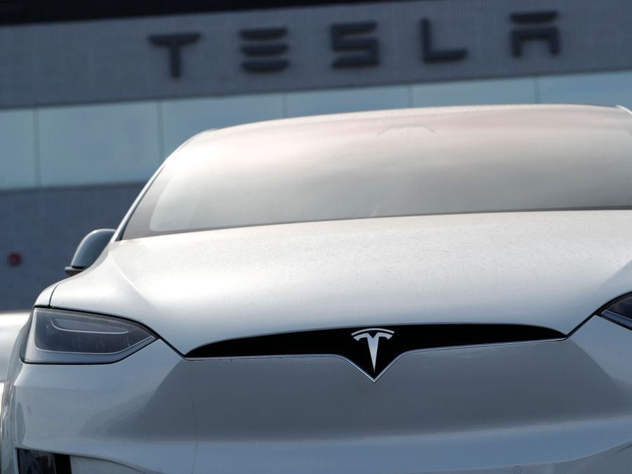 Price cuts cause Tesla firstquarter and profit margins to fall