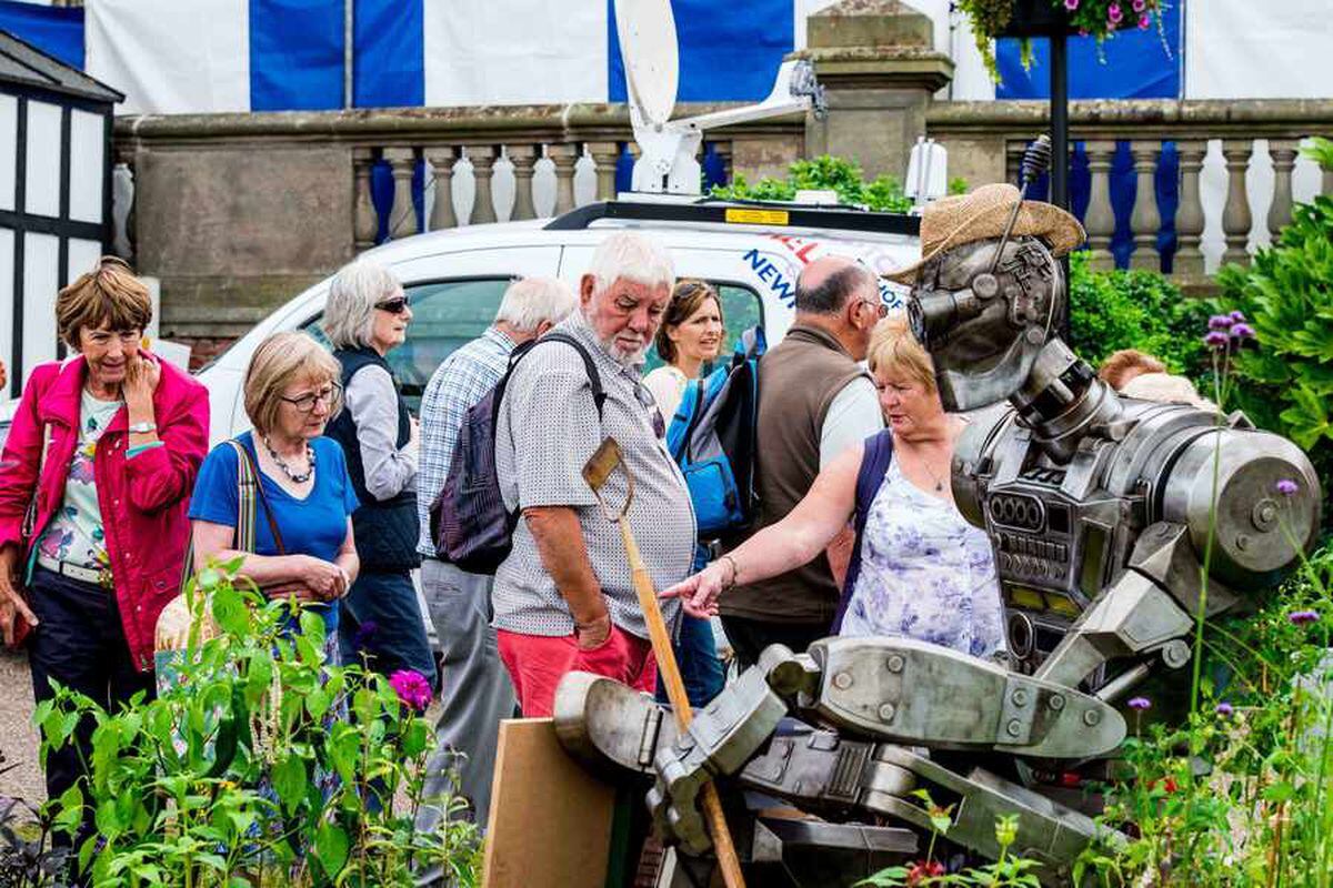 PICTURES Thousands attend second day of Shrewsbury Flower Show