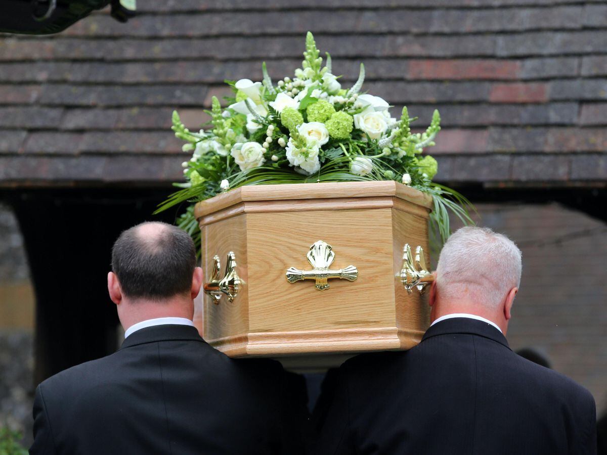 more-than-5-000-uk-covid-19-deaths-from-christmas-eve-to-new-year-s-day