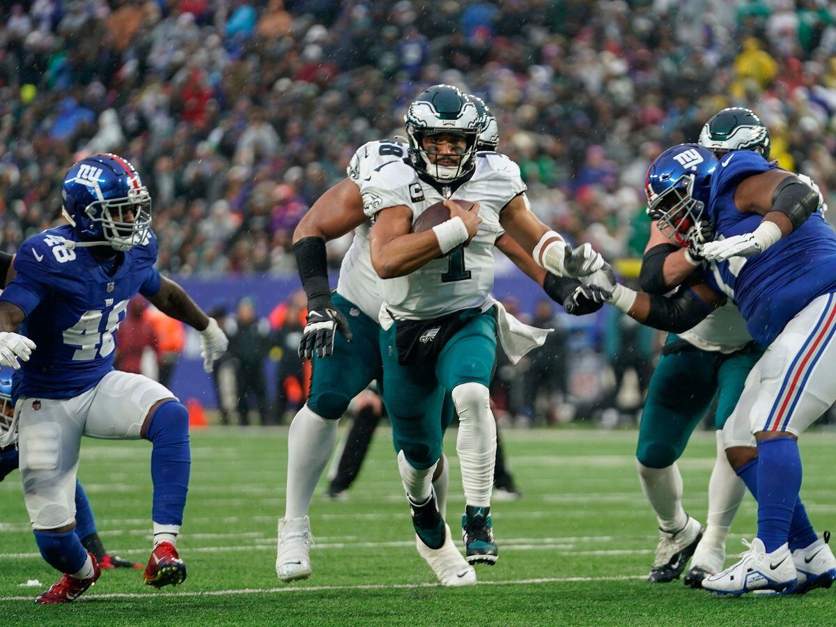 Rivals come together to cheer on Eagles and Giants