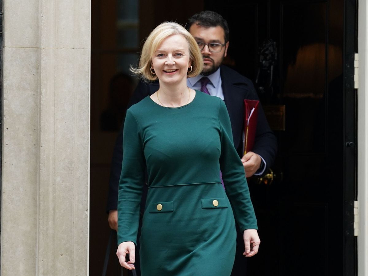 Liz Truss faces growing pressure to rip up tax-slashing plans ...