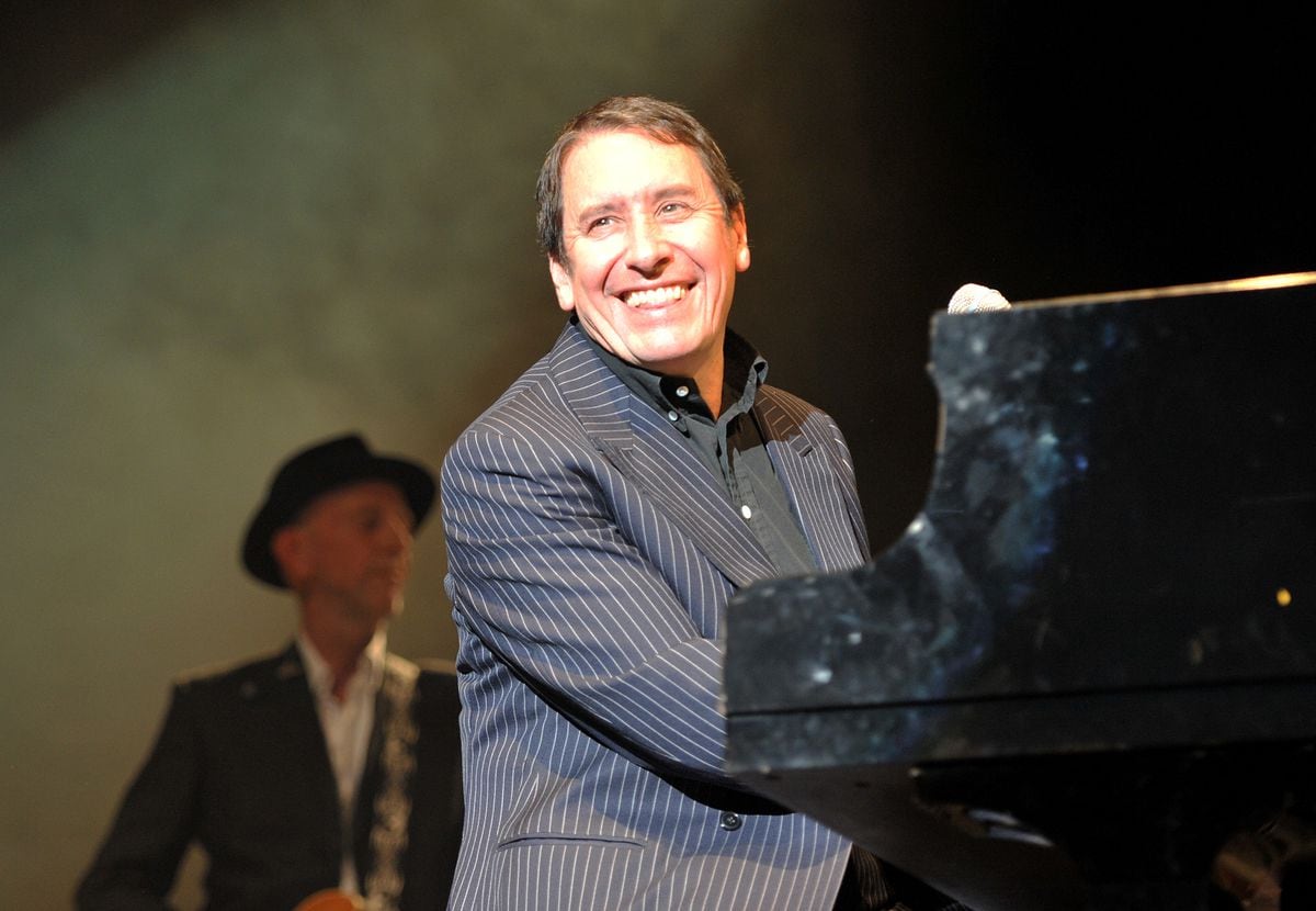 'A true showcase of musical excellence' Jools Holland brings his