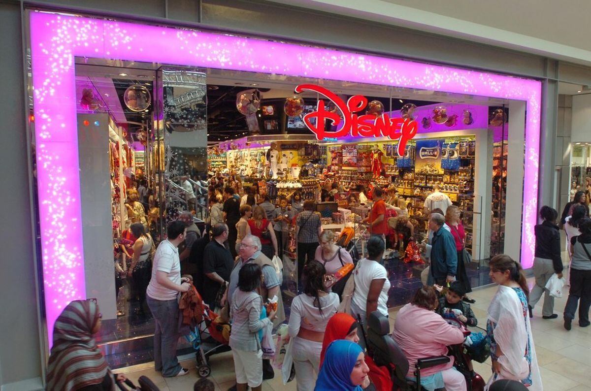 I Shopped at One of the Last Disney Stores in the US, Photos