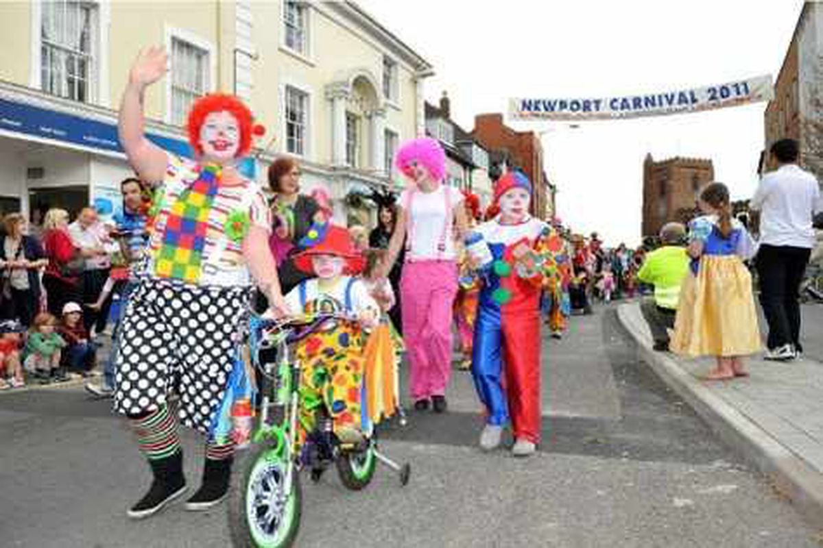 Thousands enjoy Newport Carnival | Shropshire Star