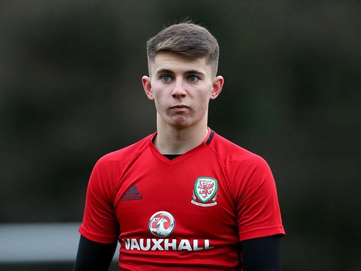 Struggles with Blades could be making of Ben Woodburn, says Giggs ...