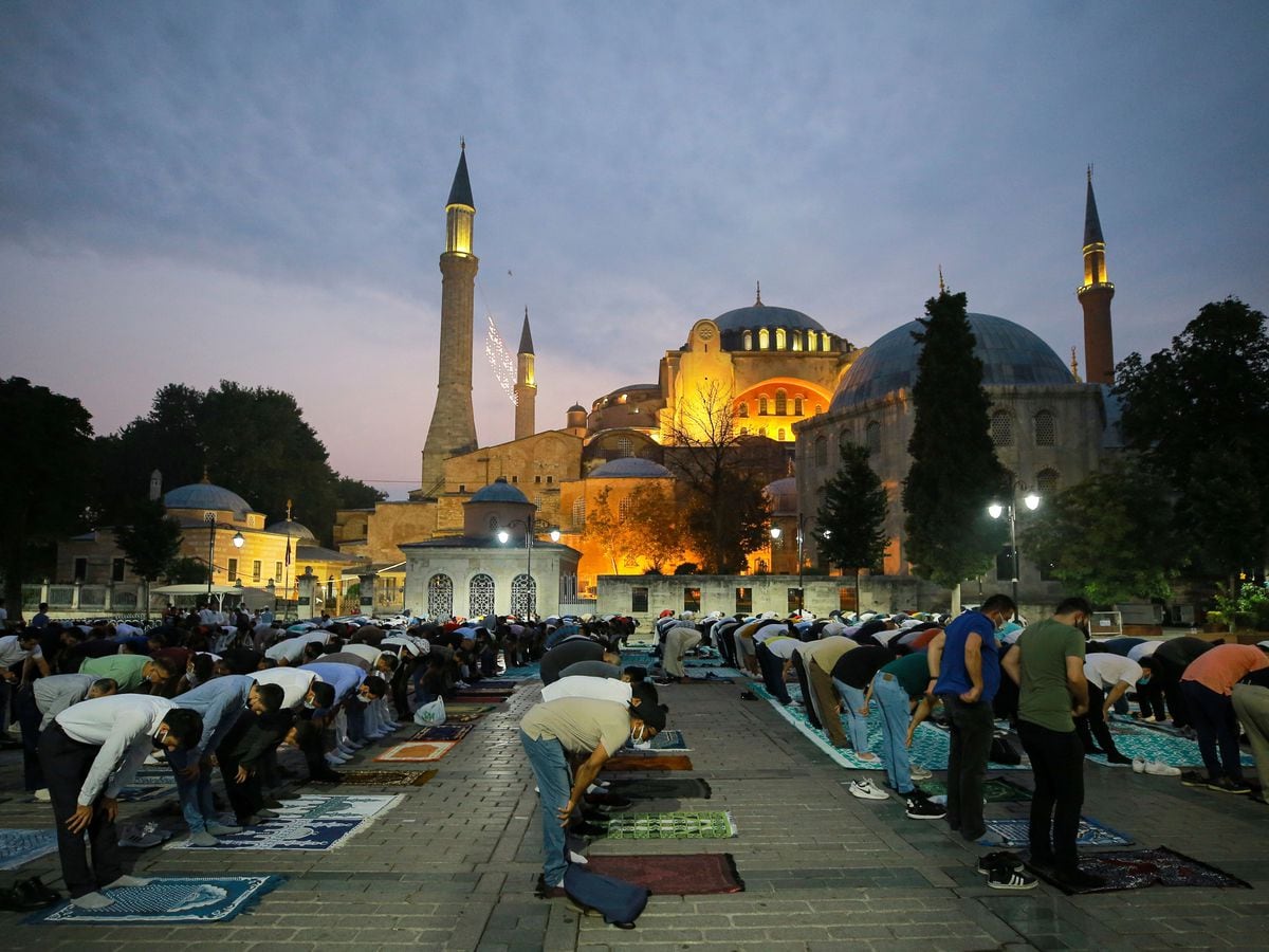 Muslims mark Eid alAdha holiday amid pandemic restrictions