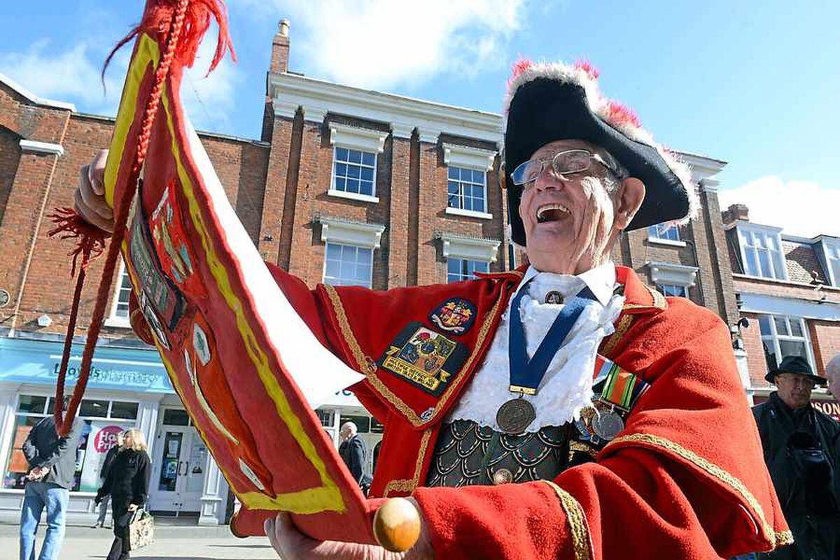 tributes-to-world-s-oldest-town-crier-shropshire-star