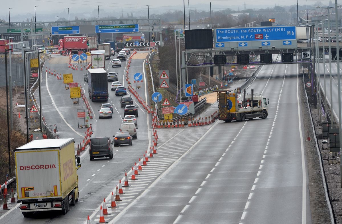 Major delays as M6 closed due to lorry and car crash after HGV