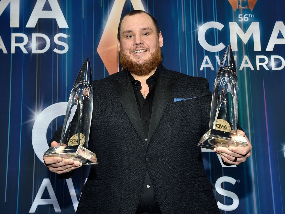 Luke Combs Claims Cma Awards Top Honour For Second Straight Year Shropshire Star 0199