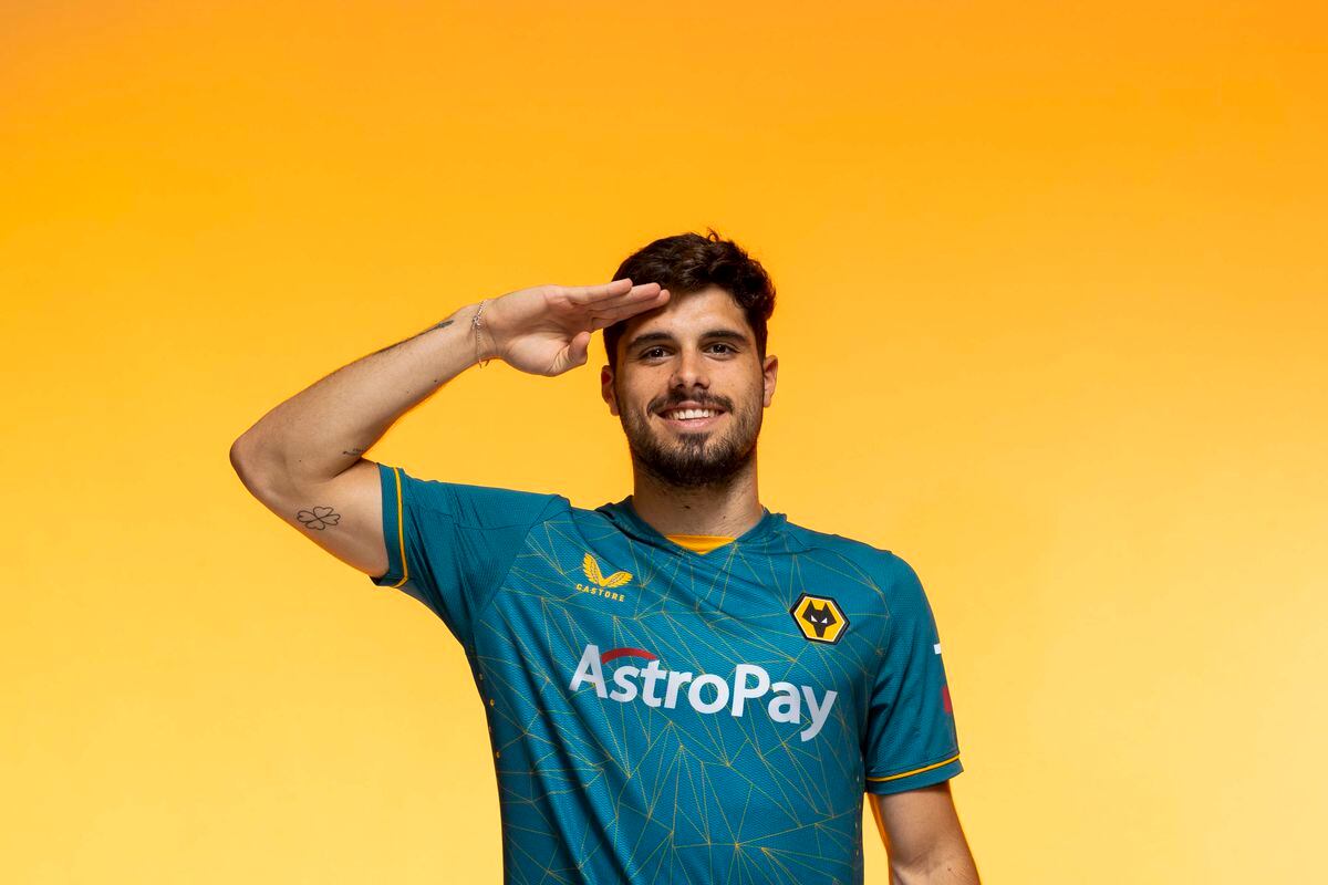 Wolverhampton Wanderers Home Pro Shirt 2022-23 With Neto