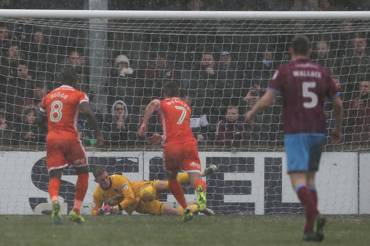 Scunthorpe 1 Shrewsbury Town 2 - Report and pictures | Shropshire Star