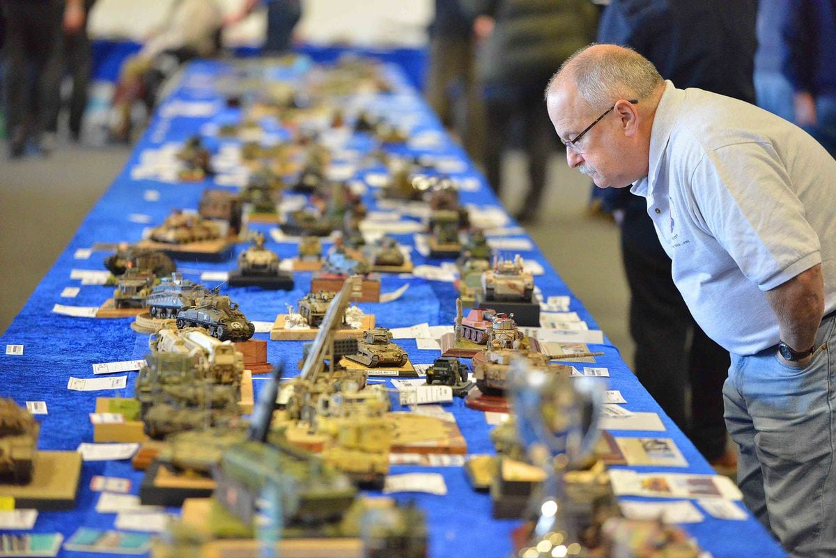 Thousands attend Scale Model World show at Telford with pictures and
