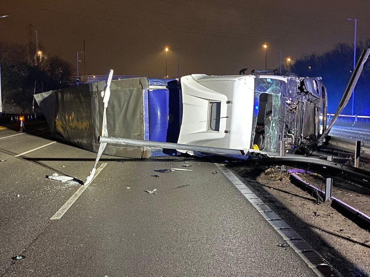 All lanes open on M6 after more than 12 hour closure due to lorry