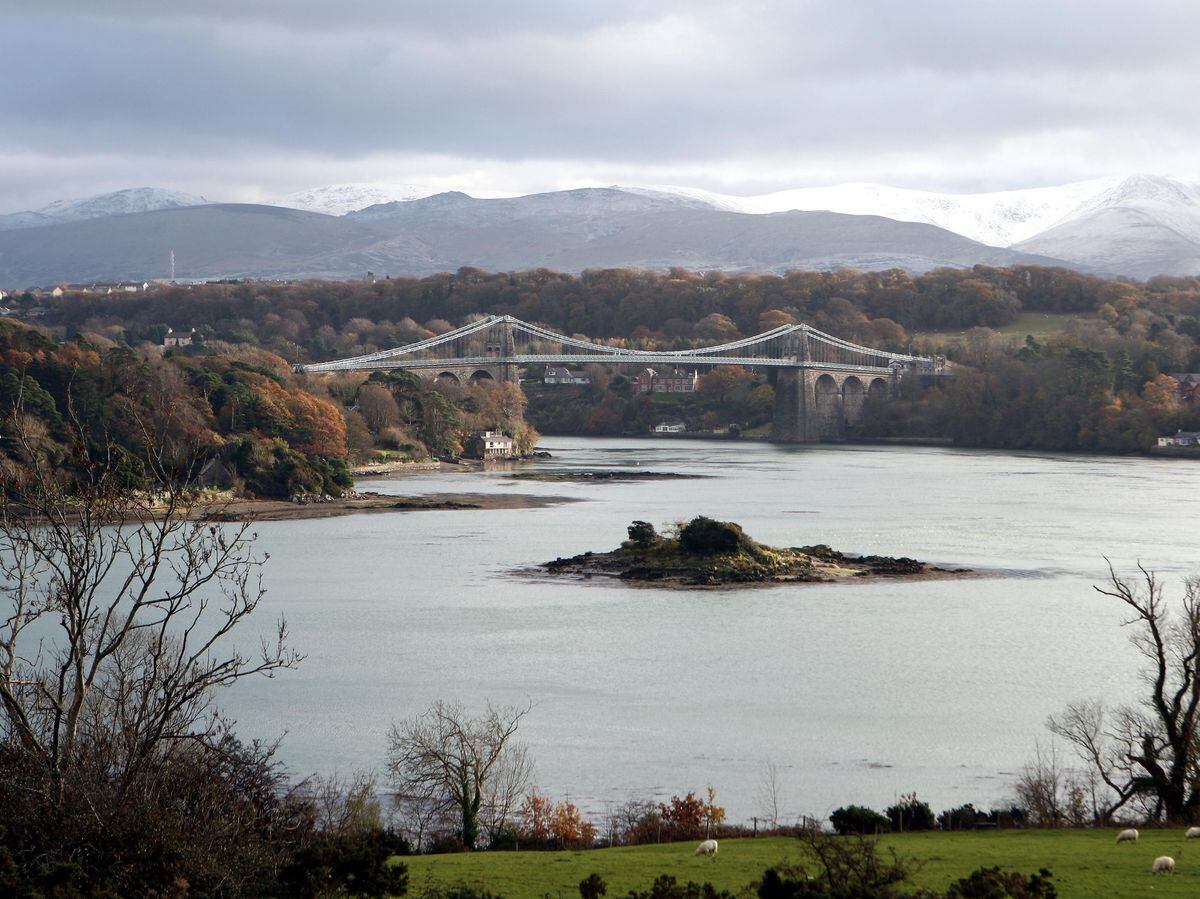 Menai Bridge that links Anglesey to Welsh mainland may be closed