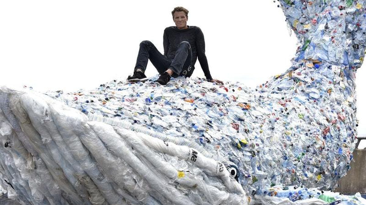 Olympic rower James Cracknell unveils giant plastic whale | Shropshire Star