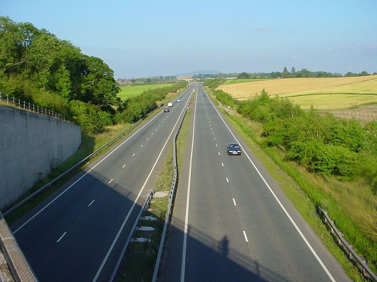 Change road. А1 дорога в Великобритании. Автомобильный транспорт в Великобритании дорога а1. Дорога из Великобритании в Россию. Shrewsbury фото с дорог.