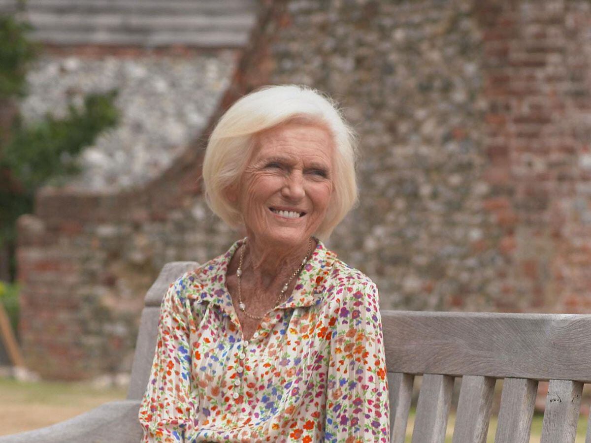 Mary Berry recalls taking pigs to bed during childhood on family ...