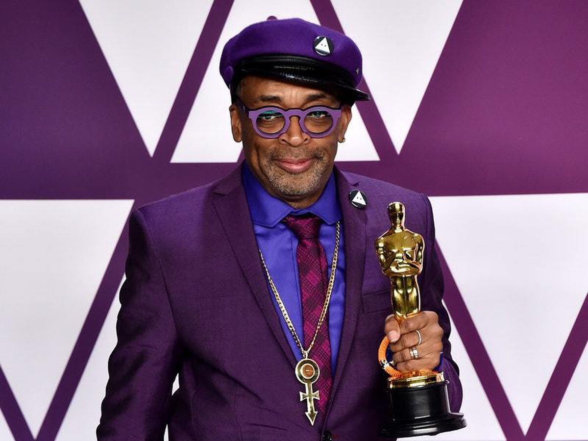 Spike Lee Wears a Custom Suit in Tribute to Kobe Bryant to the Oscars