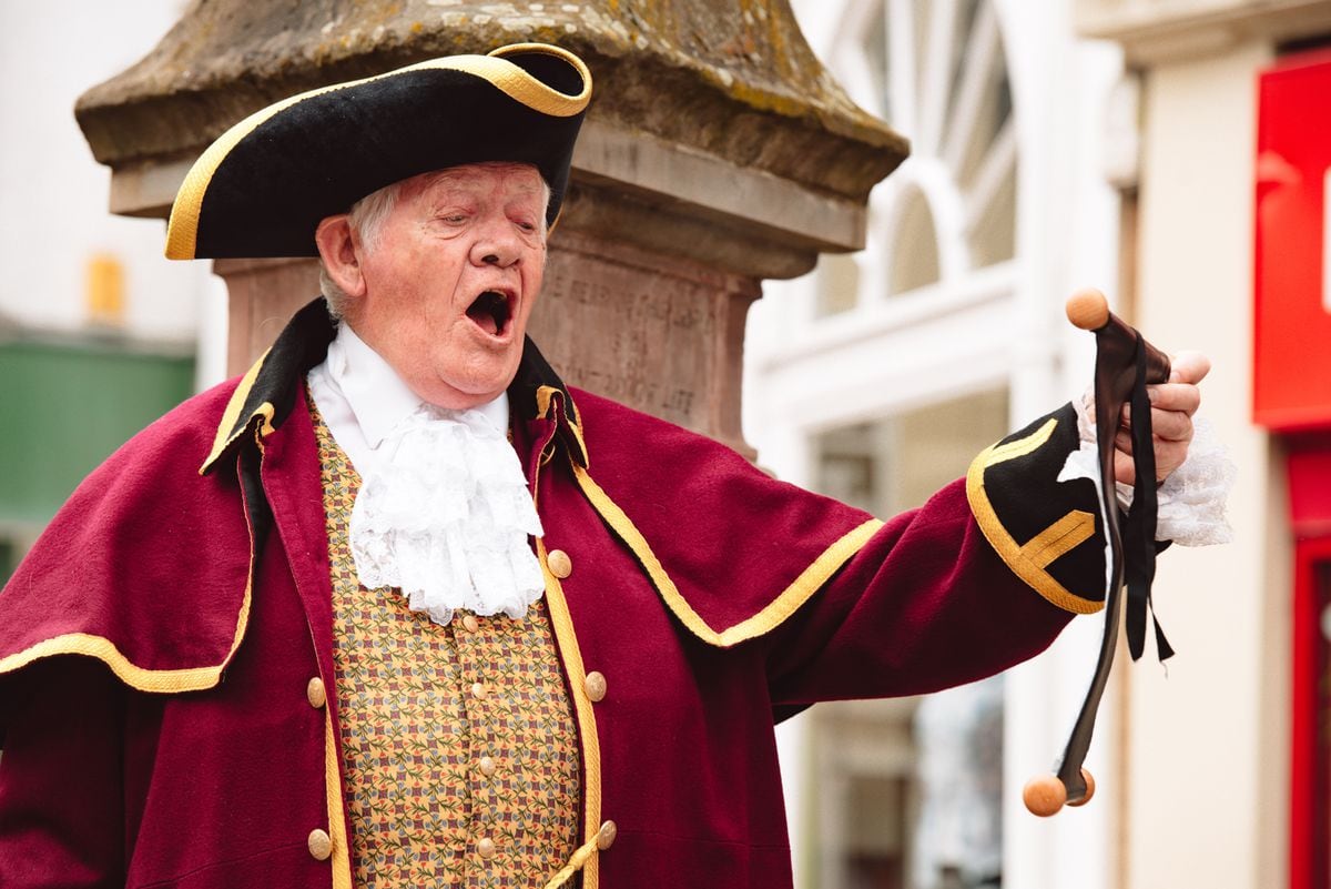 Town crier auditions: It's an Oyez for Phil from me! - with videos ...