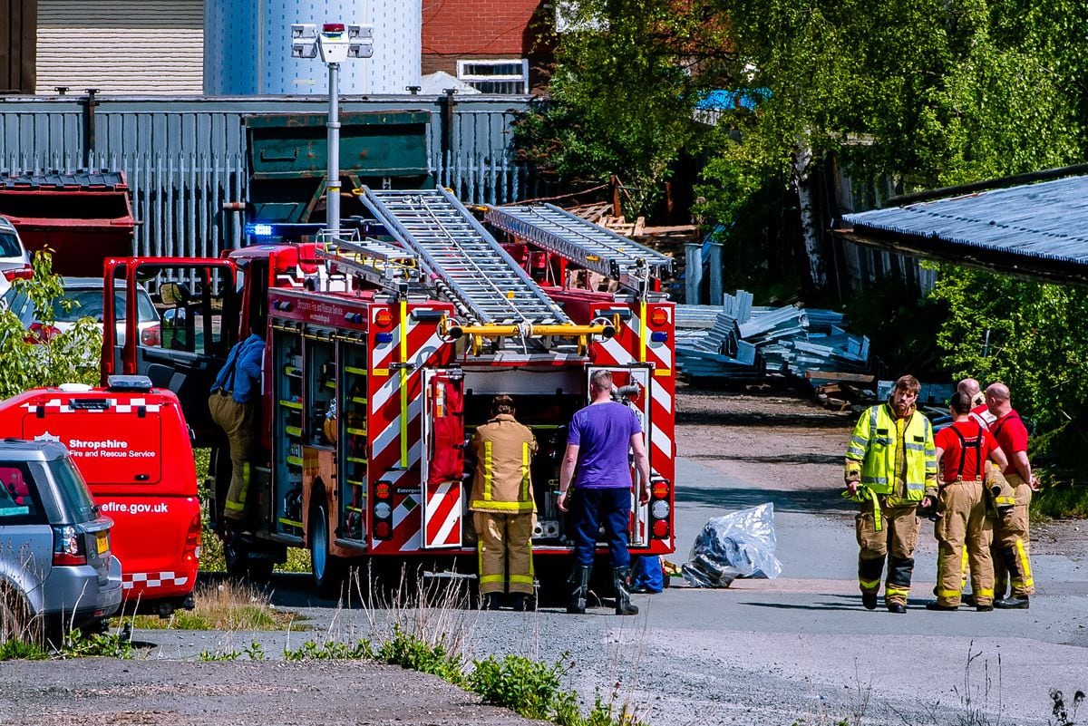 Ellesmere factory evacuated in chemical incident - with video ...