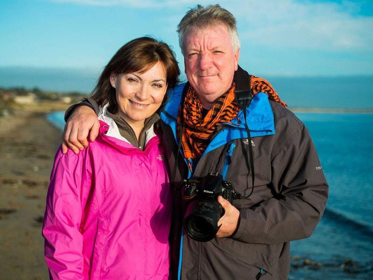 Lorraine Kelly fears for husband’s ears as she cuts his hair in ...