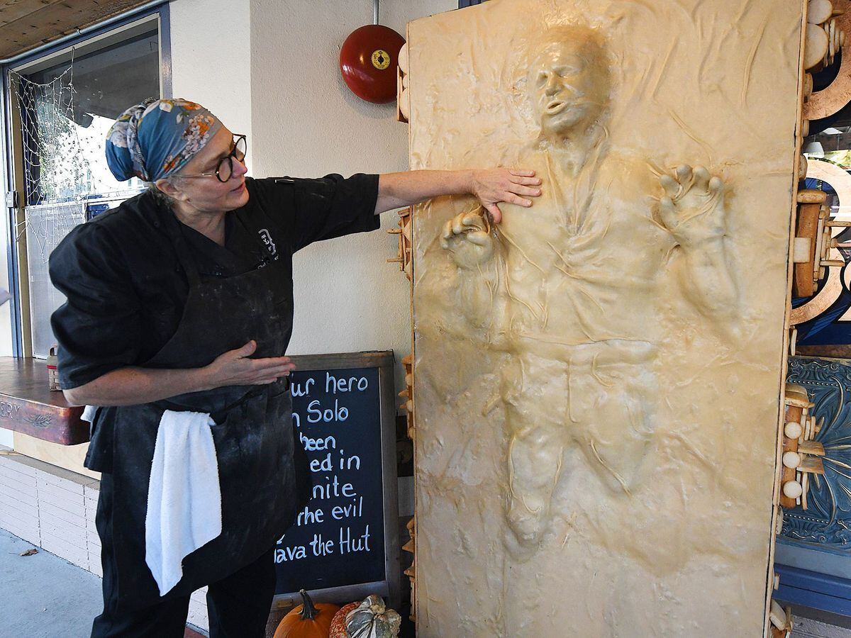 Han Solo bread sculpture