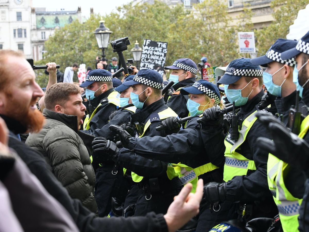 10 people arrested at central London anti-lockdown demonstrations ...