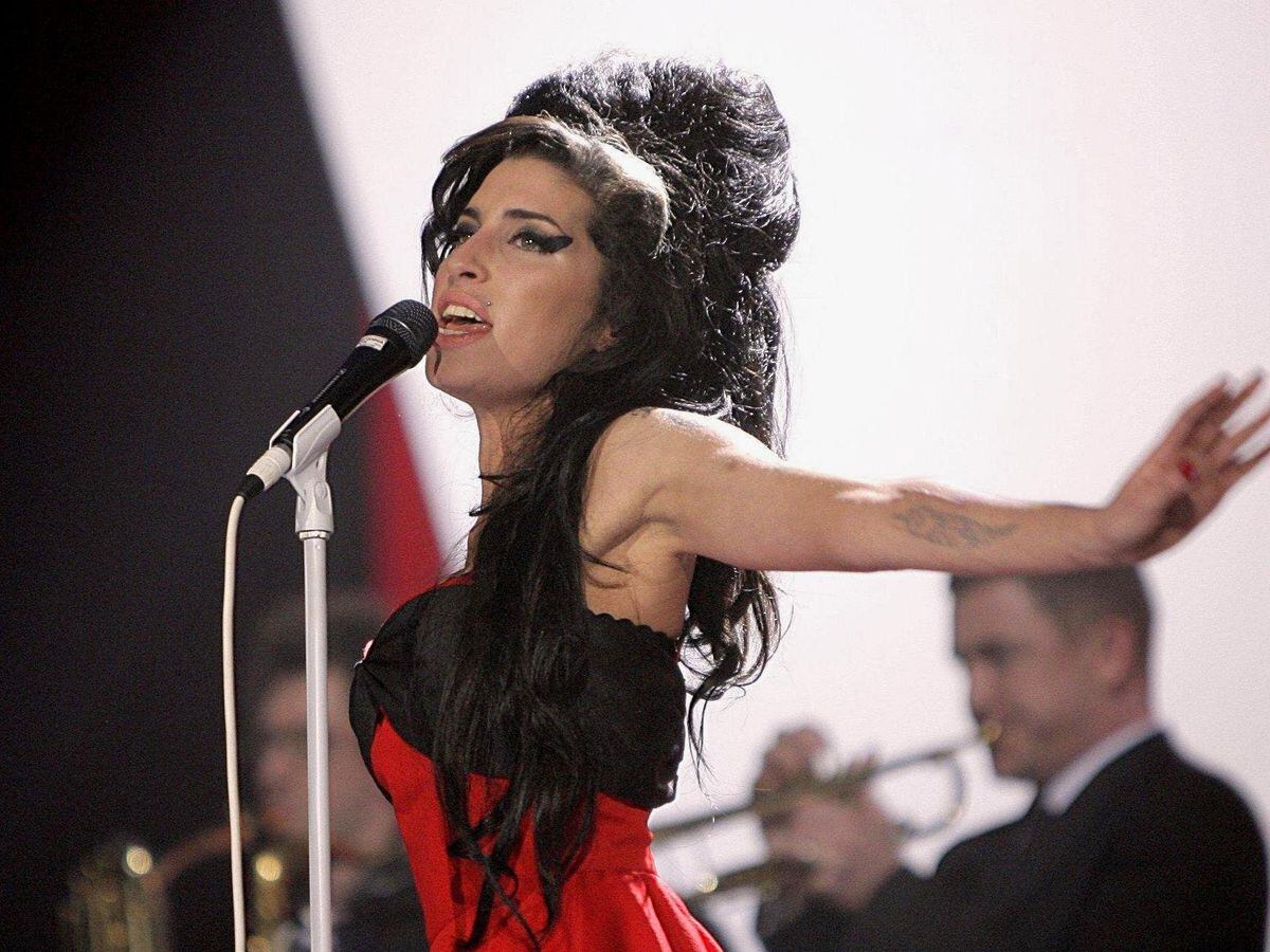 Amy Winehouse 10Th Anniversary: Why The Singer Was A Retro Style Icon |  Shropshire Star