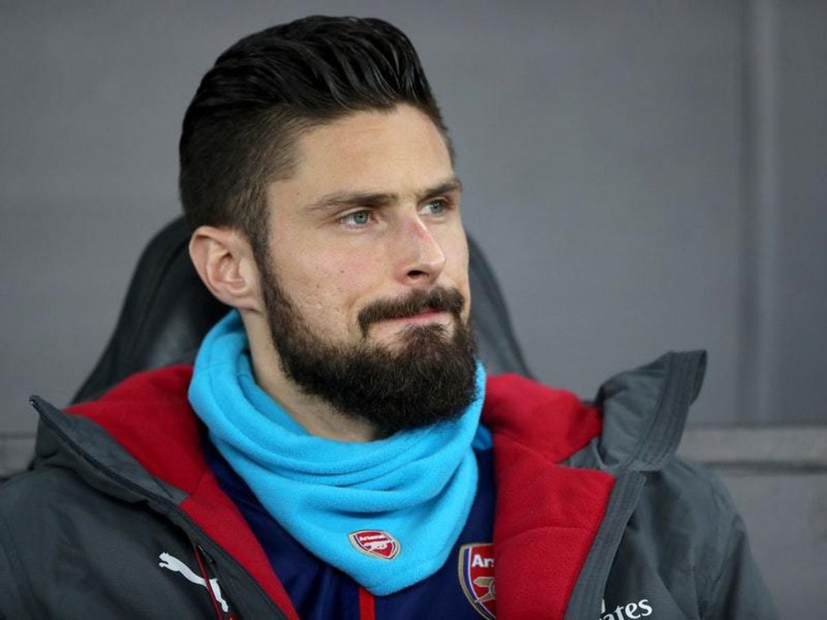 Arsene Wenger praises Olivier Giroud ahead of potential move to Chelsea