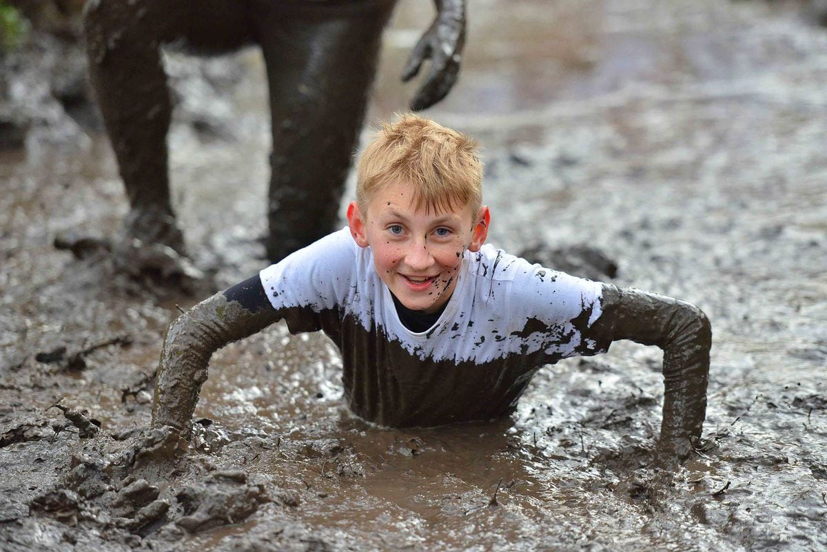 WATCH: A match made in mud as happy couple join in fun run | Shropshire ...