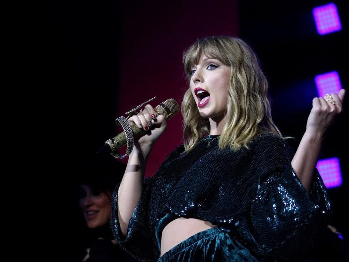 Taylor Swift Groper Hired As Dj At Mississippi Radio Station 