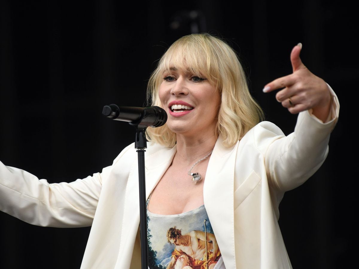 Natasha Bedingfield asks fans to sing a Lewis Capaldi song with her at Trnsmt