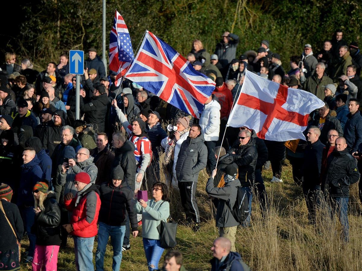 Police confirm nobody was arrested at Tommy Robinson demo and counter