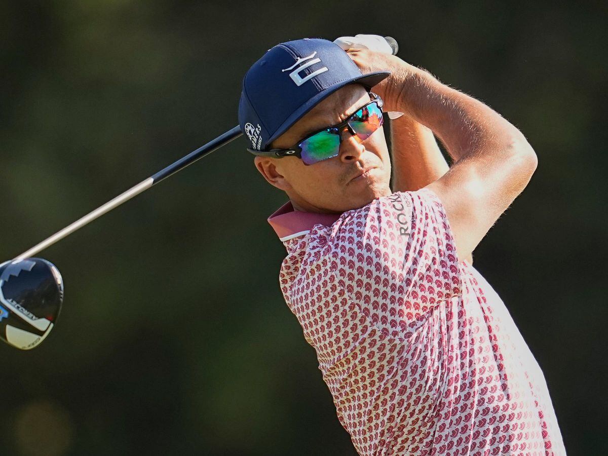 US Open Wrap: Rickie Fowler nails 70 foot putt, shares lead with ...