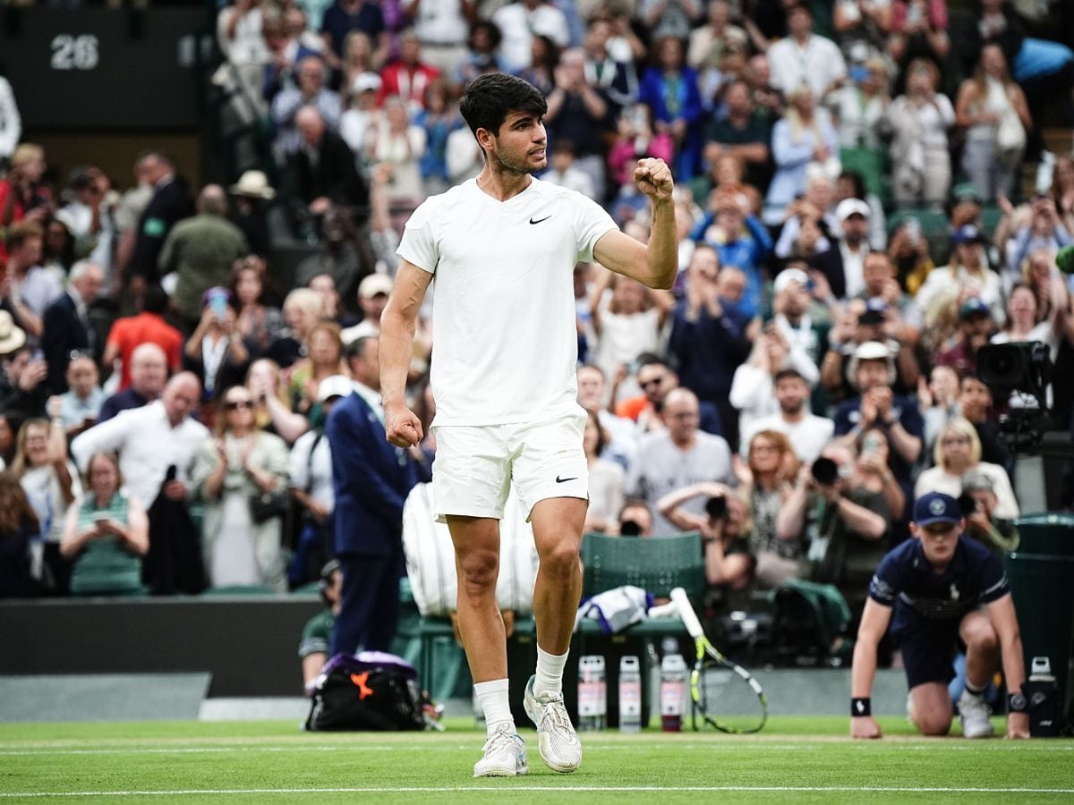 Carlos Alcaraz bounces back from slow start to reach Wimbledon semi-finals