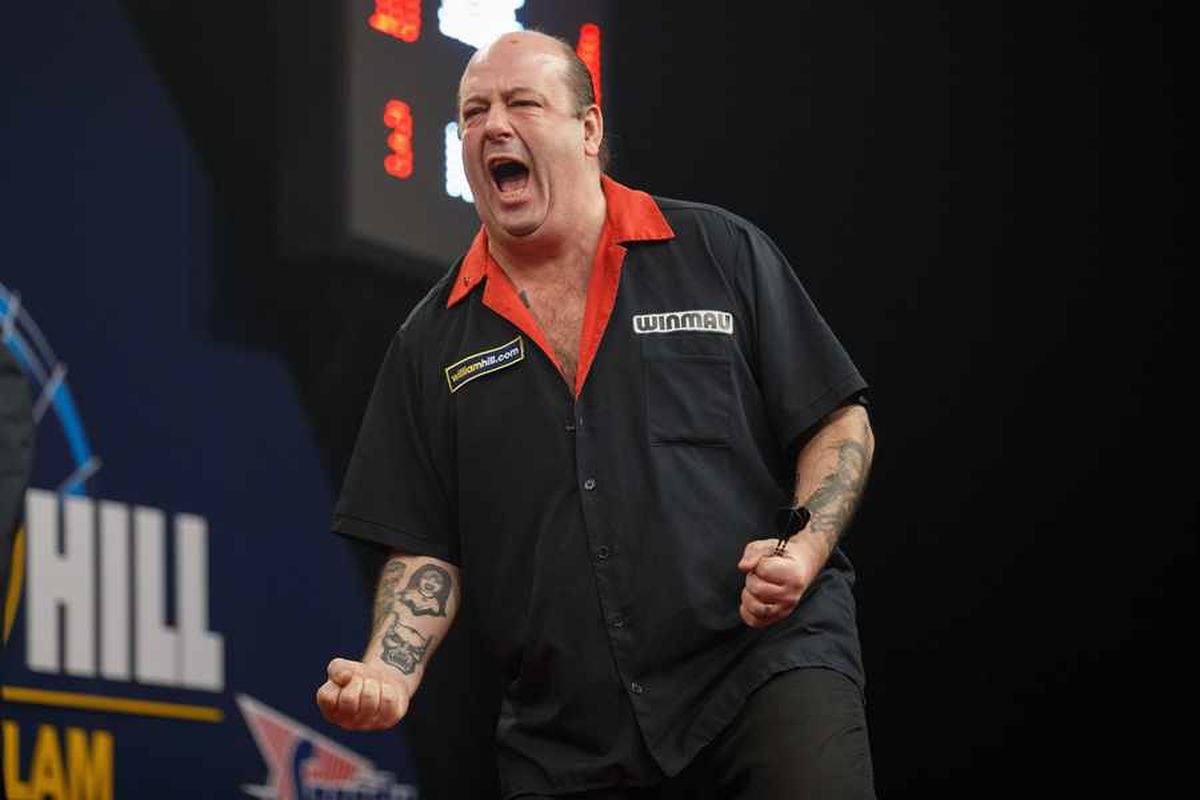 Grand Slam of Darts: Ted Hankey goes slow to seal last-16 place in ...