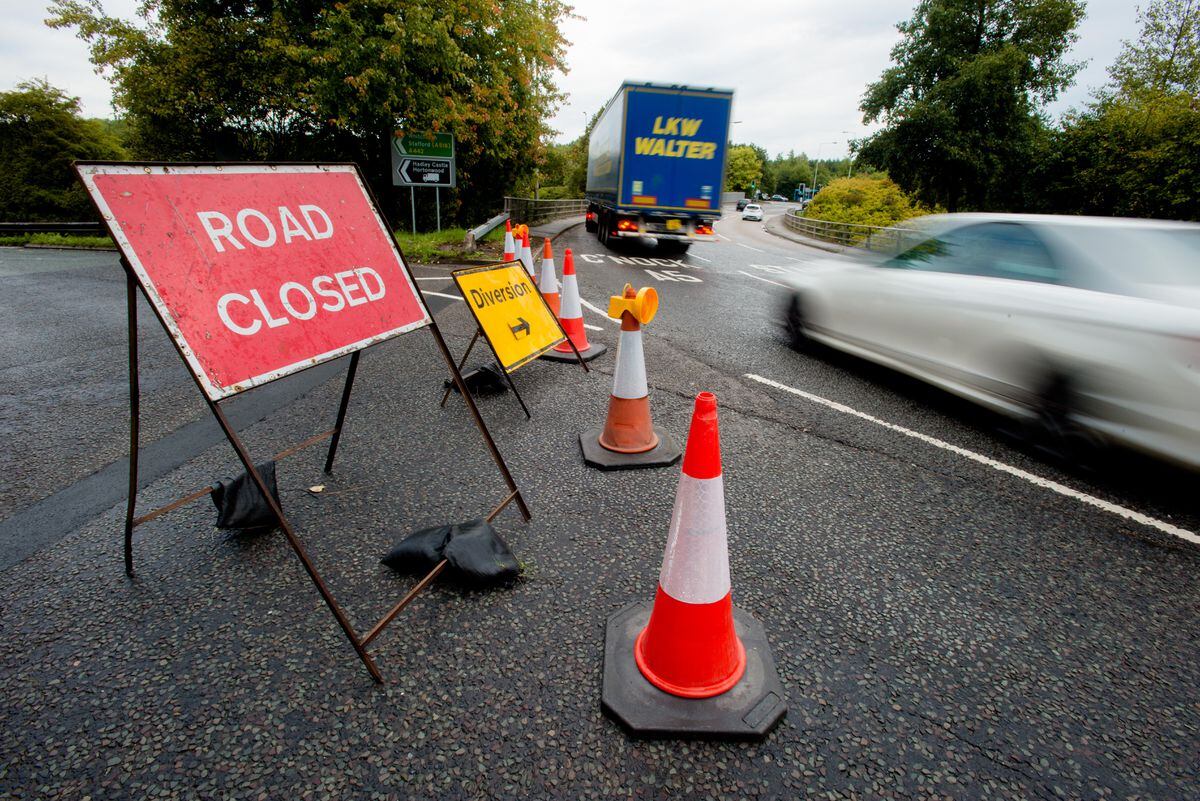 A442 closure: Minimal disruption as new Telford footbridge gets ready ...