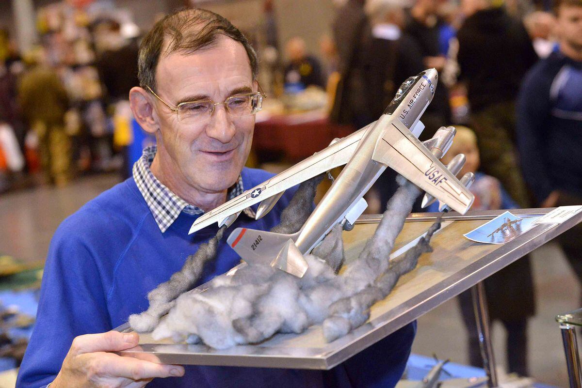 Thousands attend Scale Model World show at Telford with pictures and