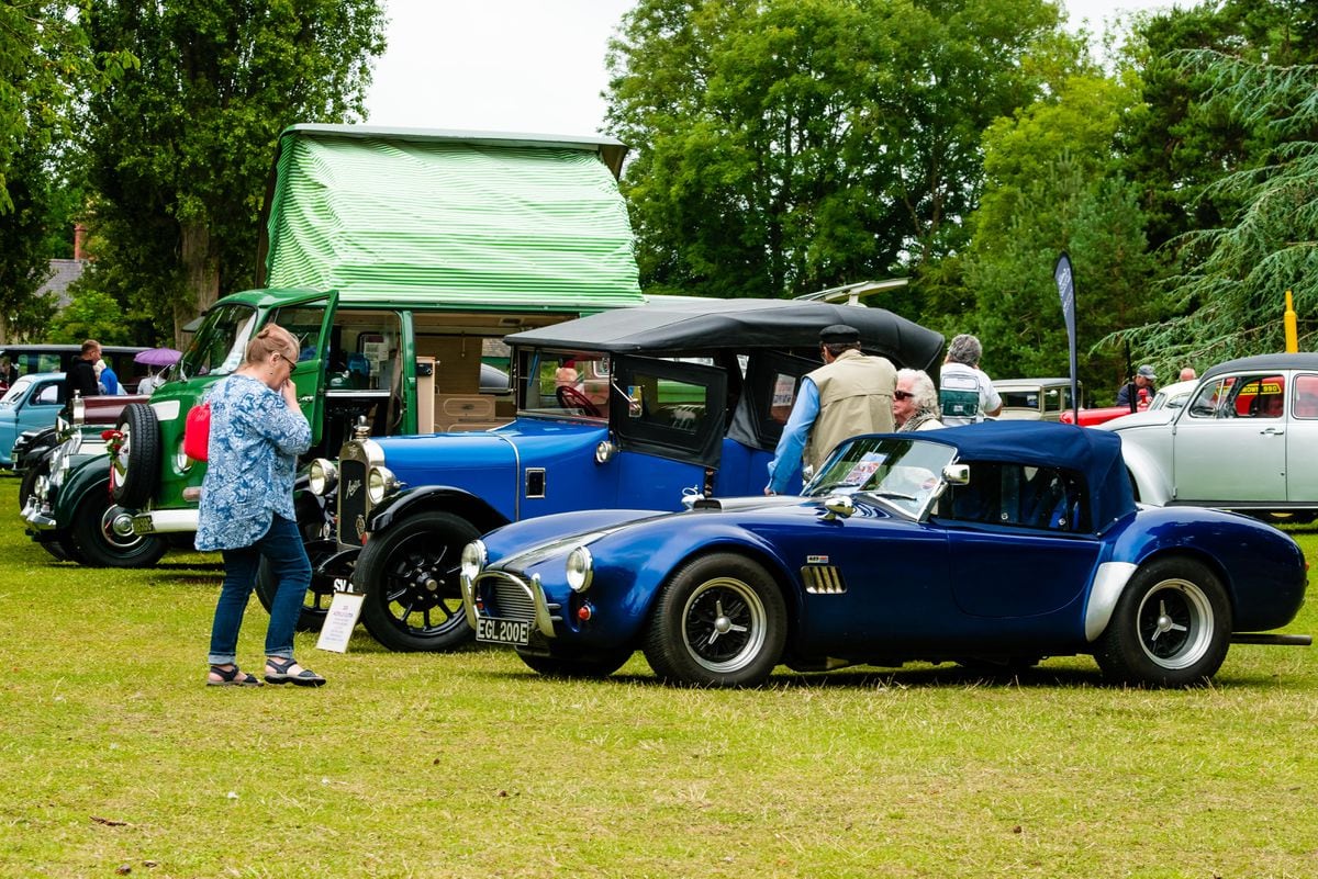 Thousands flock to classic car show in Ellesmere with video and