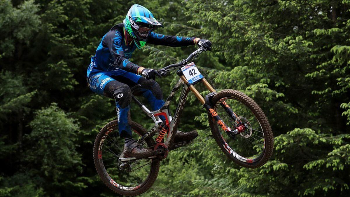 Greg Minnaar claims record seventh UCI downhill Mountain Bike World Cup ...