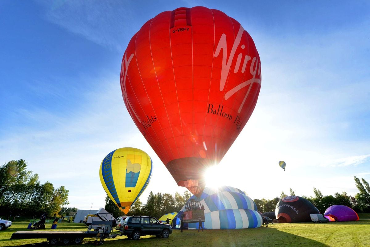 Balloons galore over Telford plus spectacular 'night glow' see our