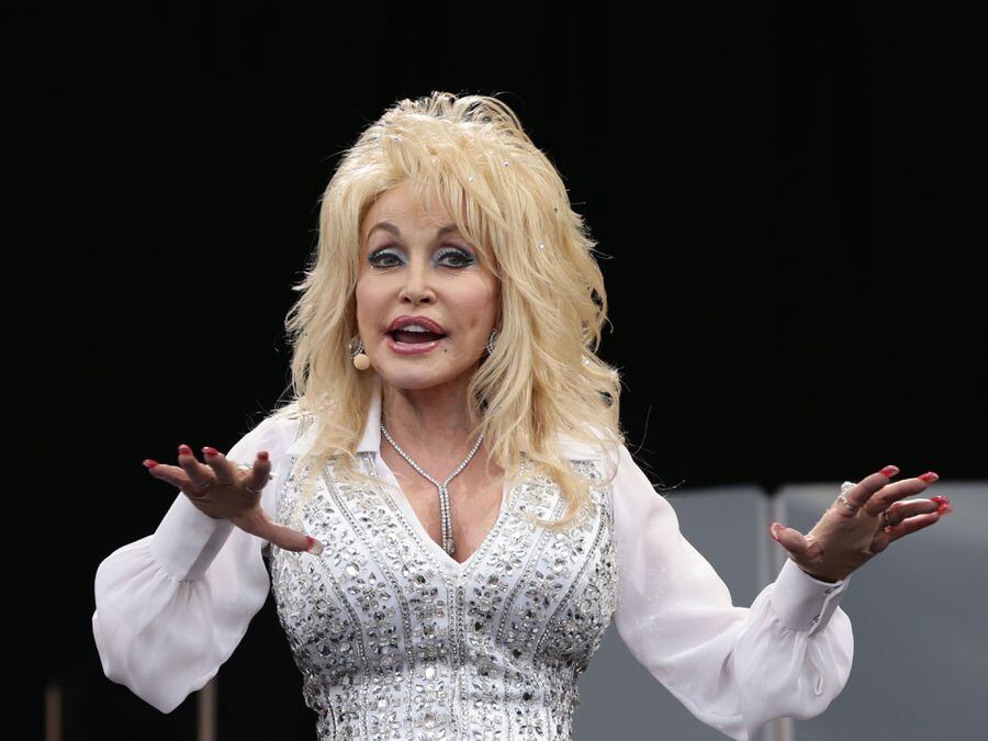 Dolly Parton pays tribute to 9 To 5 co-star Dabney Coleman after death ...